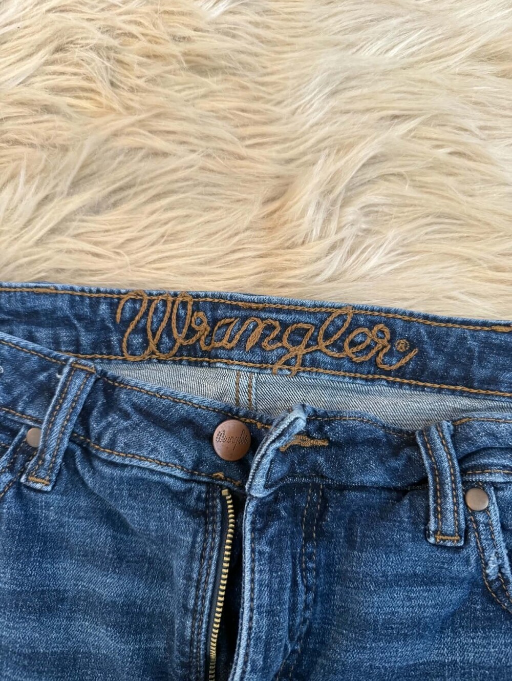 Wrangler High Rise Flare Jeans Medium Wash 32" X 34" - Picture 7 of 9